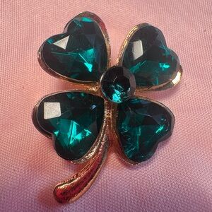 Elegant Green Clover Brooch